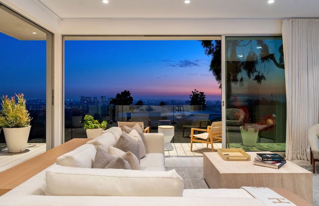 Beverly Grove - Photo 35