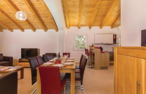 Gorgeous Home In Rezanci With Jacuzzi - Foto 22