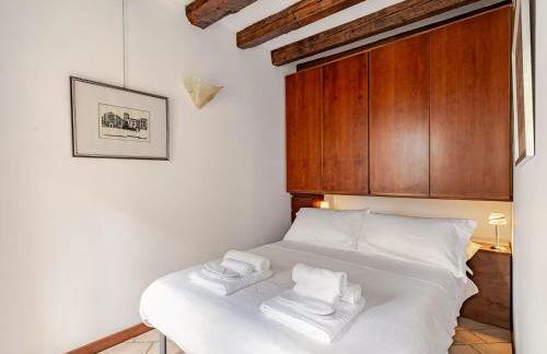 Murano Glass Residence - Photo 18