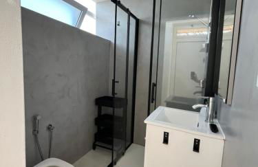 Barn Cottage at Yoga Farm with Natural Swimming Pool near Beach - Foto 4