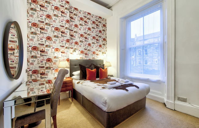 Maya's Glasgow Holiday Homes - Photo 25