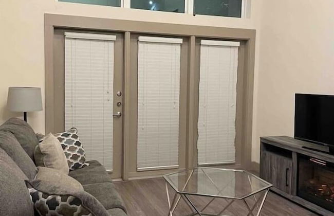 New-20p off-Uptown Love MPLS next to Fun - Foto 32