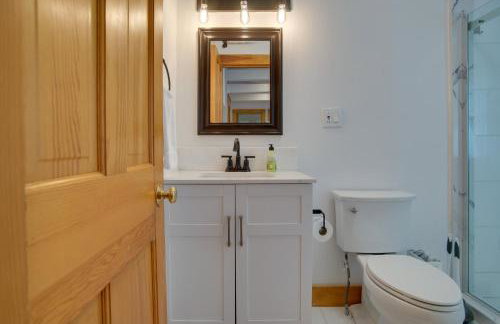 1 Mi to Ferry Terminal Oak Bluffs Family Retreat! - Foto 16