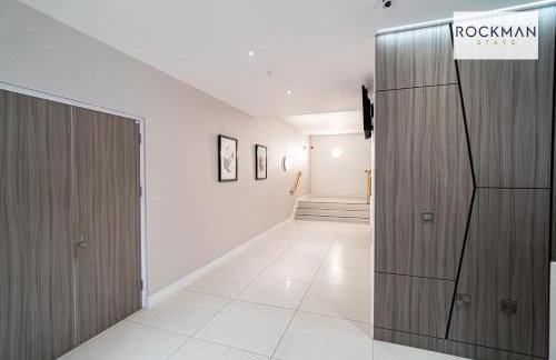 Library House Apartments - FREE PARKING - Contractor Hub - Superfast Wi-Fi - Long Term Stays - Foto 19