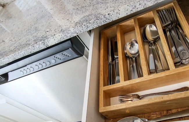 Artist's House Upper Apt Walk to Forsyth - Photo 71