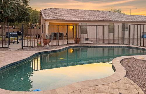 4Br Desert Resort Large Yard w Heated Pool - Foto 1