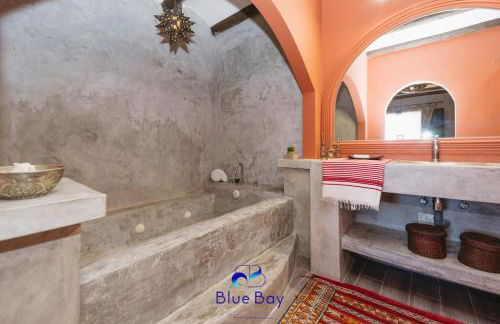 Al Alba Townhouse with Community Pool and Padel - Foto 48