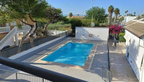 Amplio duplex en la playa con piscina - Foto 4