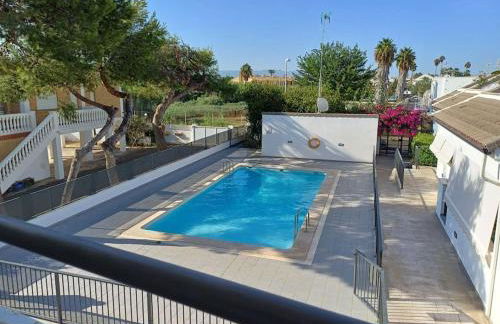 Amplio duplex en la playa con piscina - Foto 4