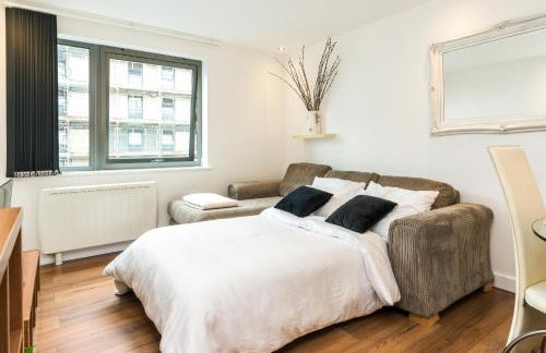 Direct Tube Links to Central London , Walk to Station one bedroom flat in Greater London, ID required - Foto 19