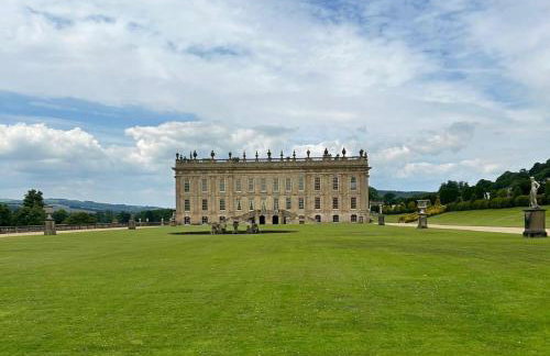 Chatsworth Edge Apartment - Photo 3