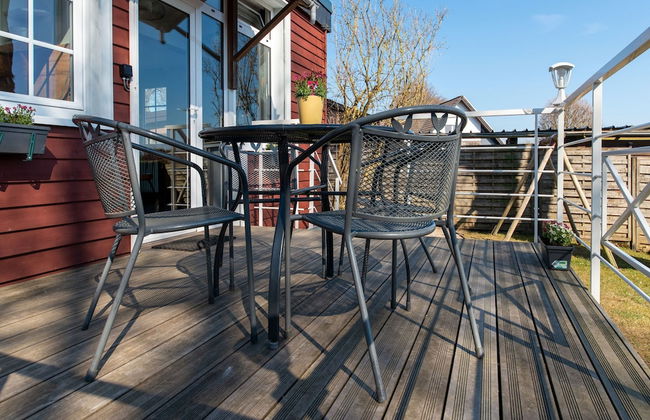 Charming Cottage Near Lake - Photo 21