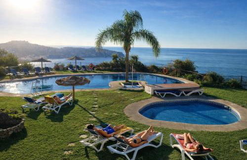 Al Alba Townhouse with Community Pool and Padel - Foto 59