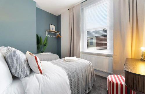 Central Location 3BR Home on Gladstone Street - Photo 11