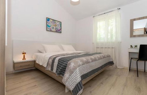 Beautiful Home In Kunj With Wifi - Photo 41