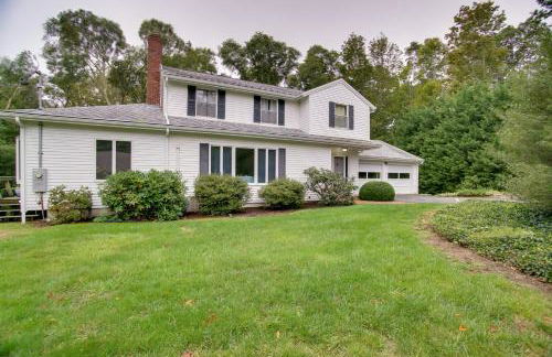 Deck and Grill, Walk to Beaches! Falmouth Retreat - Foto 41