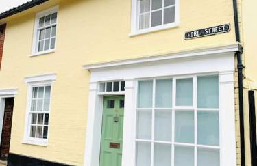 The Yellow cottage on the hill. - Foto 1