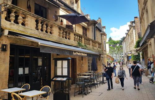 Charming House between Lot & Dordogne with Private Pool - Foto 49