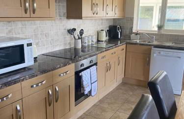 Bungalow in Pillaton - Photo 13