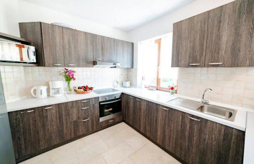 Villa Alma mit privatem Saltwater Pool - Photo 14