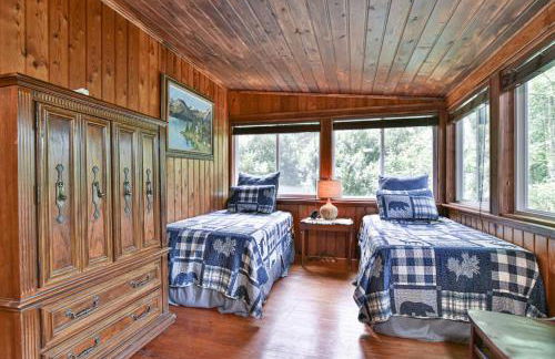 Shiners Hideaway - Cozy Cabin with Trails & Family Memories - Foto 2