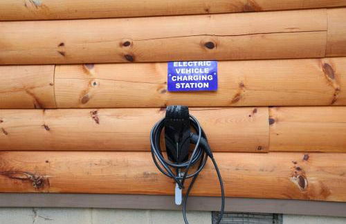 Rustic Modern Cabin with Hot Tub near rafting and Great Smokey Mountains - Foto 34