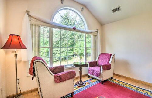 Granby Home with Deck Less Than half Mi to Aldrich Lake! - Foto 18