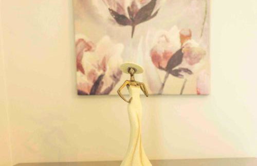 Spacious city centre apartment full of character - Foto 13