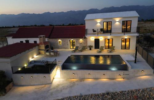 Newly built Villa MarVista with 4 bedrooms,infinity pool & stunning sea and mountain views - Photo 39
