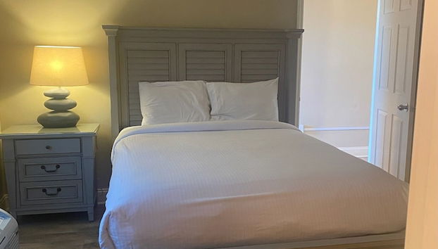 Smoky Mountains 304 2BD Condo with Private Balcony and Fireplace by RedAwning - Foto 2, Habitación