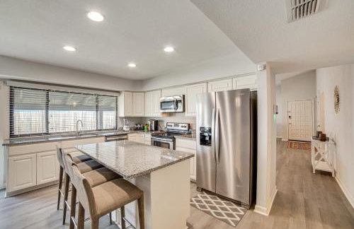 DFW Home Base! Quiet Suburb Stay with Yard - Foto 12