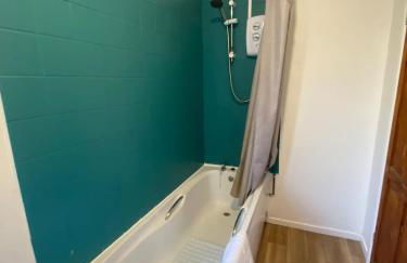 Convenient 3 bed Swansea house close to City & Bay - Foto 9