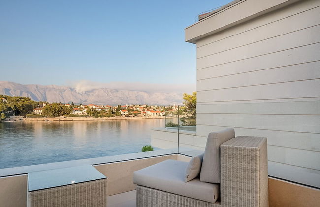 Beachfront Villa Seven Sins with Pool - Foto 19