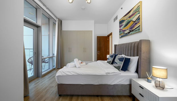 Manzil - 1 BR Apt in Noora Tower w Canal Views - Photo 2, Chambre