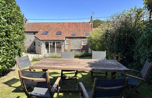 Well Cottage Retreat , Salthouse By Together Travel - Photo 27
