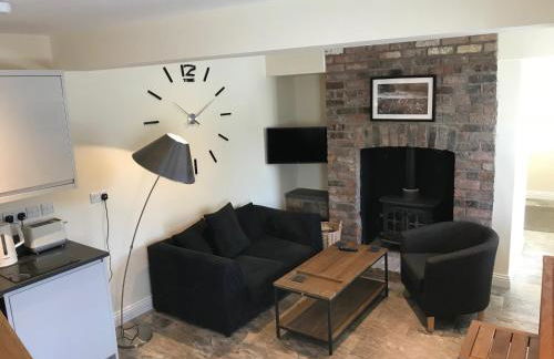 Bettws Hall Accommodation - Photo 1