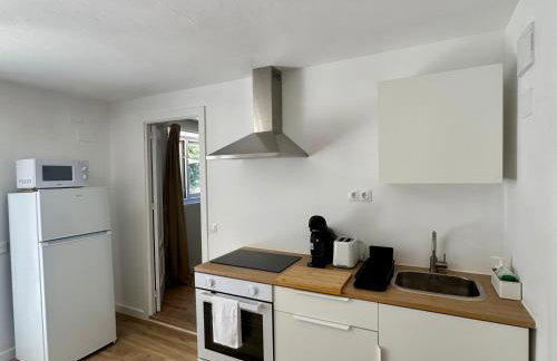 Boutique 2BR & 2BA Apt at Villa Bonica Estate - Photo 4