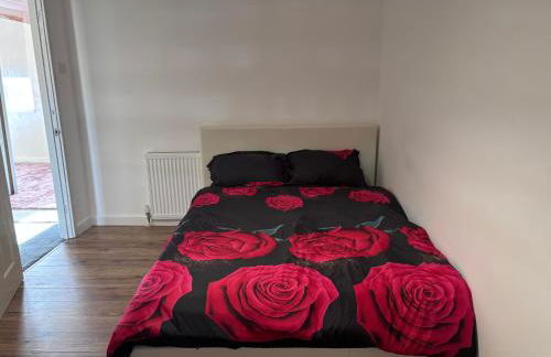 Spacious 2-bed Apartment in Hornchurch - Foto 5