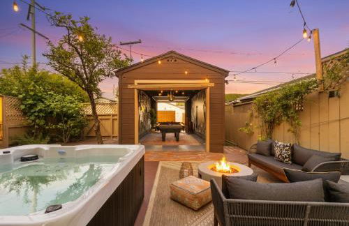 Balboa 6BR Mansion with Hot Tub and Game Room - Foto 1