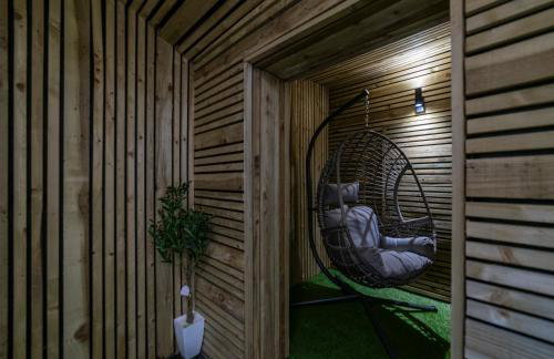 Cozy Vibes Refined 2BR Flat - Photo 11