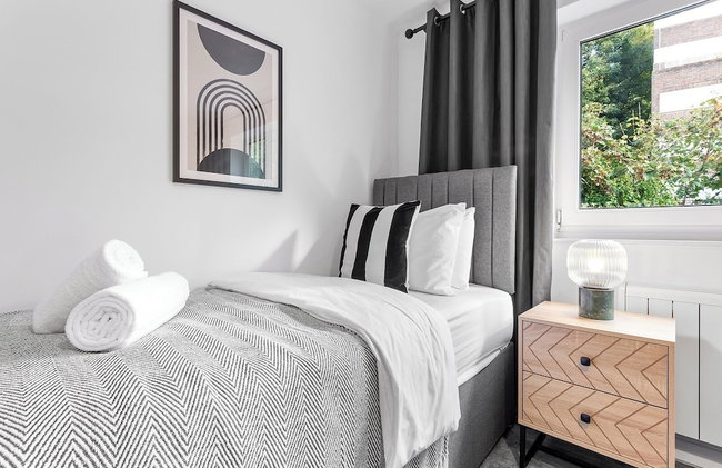 2BR Flat, Free Parking, Close to Airport & Centre - Foto 21