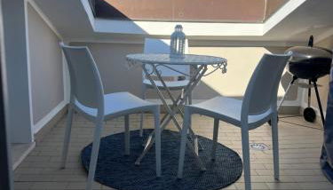 Attico vista mare con parcheggio privato - Foto 3