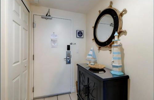 Bang For Your Buck Hotel Condo On Daytona Beach with Kitchen and Ocean View - Foto 6