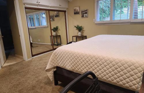 Westside Retreat w Yard, Grill, Hot Tub, Near Sofi Stadium, LAX, and the Beach - Foto 27