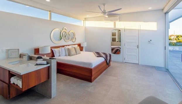 2bdr Beachside Vacation Villa, Hotel Amenities v6 - Foto 5, Habitación