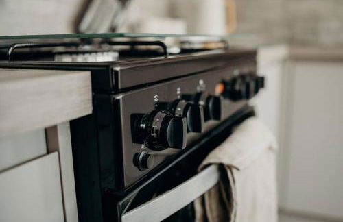 Elegant Barn Retreat with jacuzzi - Foto 17