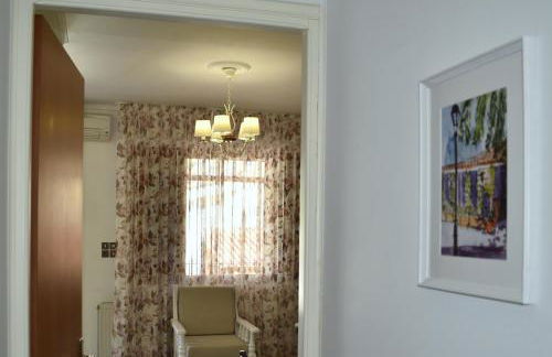 Portico Cozy Home - Photo 40