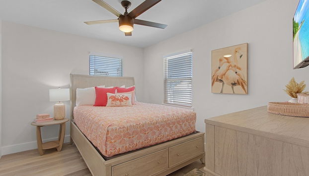 Coconut Sunsets A & B on Estero Blvd, 7 Bedroom Hom by RedAwning - Foto 2, Habitación