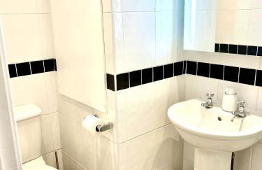 Willesden, Apartment 2, A beautifully furnished and spacious apartment located in the heart of Llandudno - Photo 19