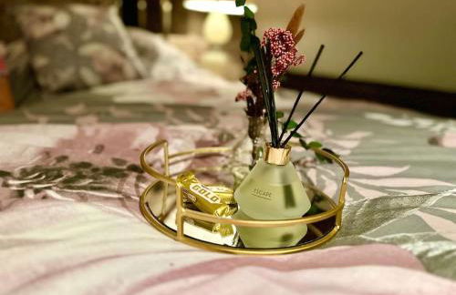 16th Century Farm House,6 Beds,5 BATHROOMS,SLEEPS 15,BBQ,HOT TUB,CINEMA ROOM WITH SURROUND SOUND,With Cymru Holidays - Foto 56